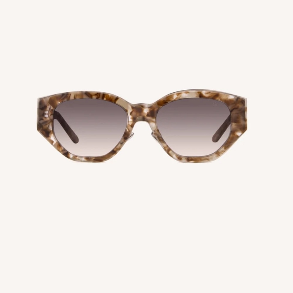 DEZI Charge It - Alluded Nude/Smoke Gradient